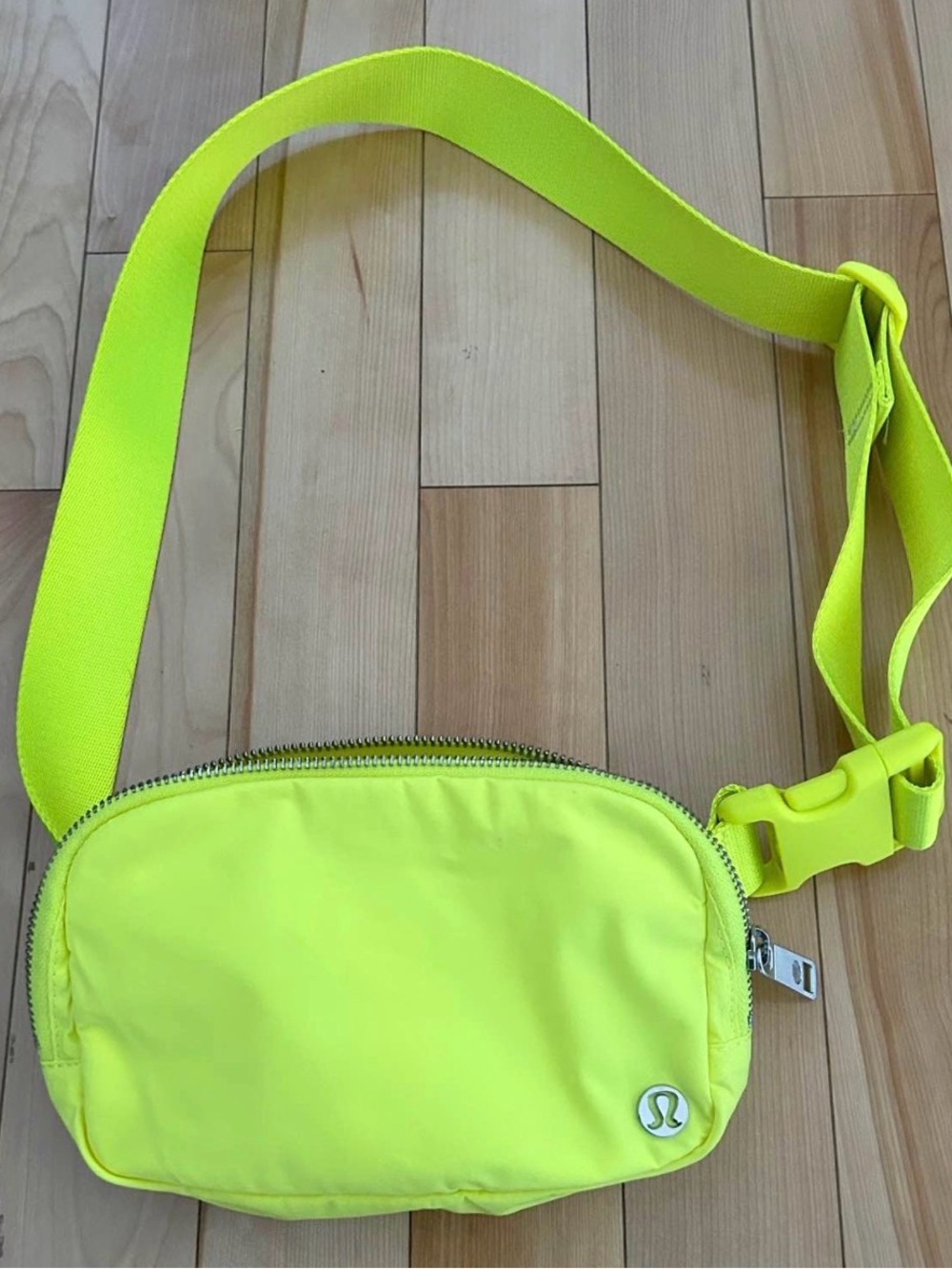 Lululemon everyday neon electric lemon bag